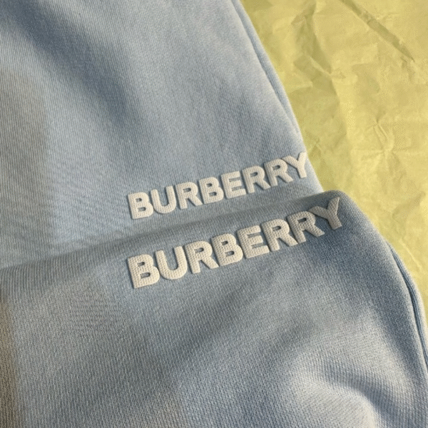 BURBERRY PANTALONCINO CELESTE - Image 3