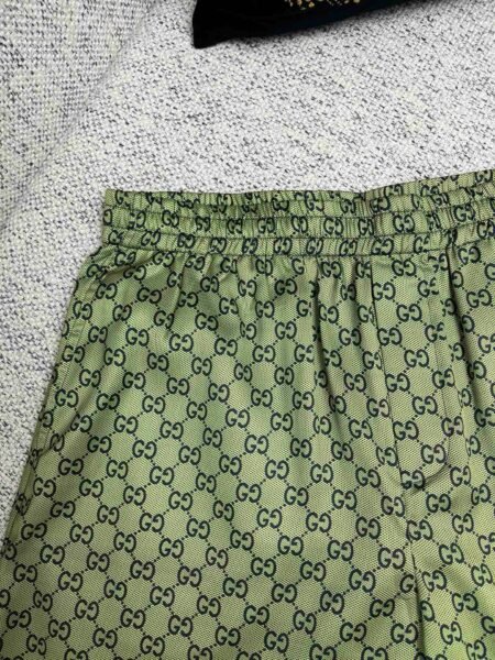 GUCCI PANTALONCINO VERDE - Image 8