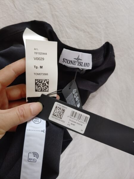 STONE ISLAND T SHIRT 20444 OVERSIZE FIT RICAMATA NERO - Image 5