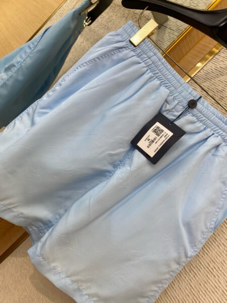 LOUIS VUITTON PANTALONCINO CELESTE - Image 2
