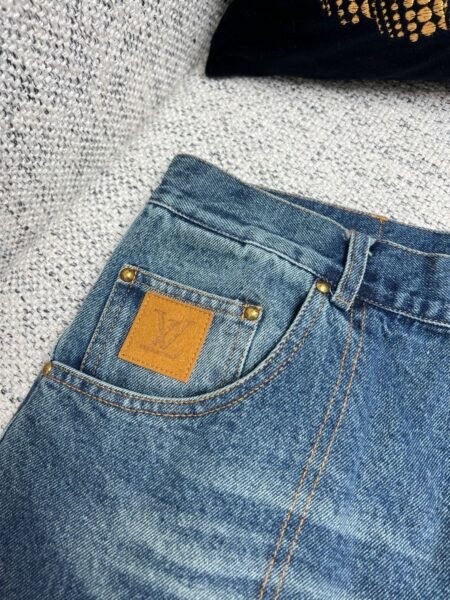 LOUIS VUITTON PANTALONCINO COLOR JEANS - Image 6