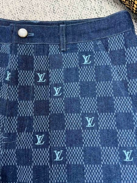 LOUIS VUITTON PANTALONCINO COLOR JEANS - Image 4