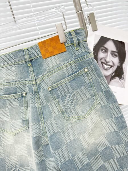 LOUIS VUITTON PANTALONCINO JEANS CHIARO - Image 3