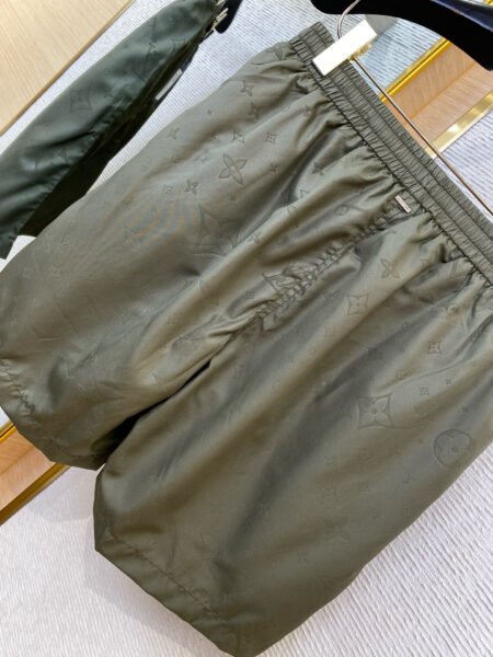 LOUIS VUITTON PANTALONCINO VERDE - Image 7