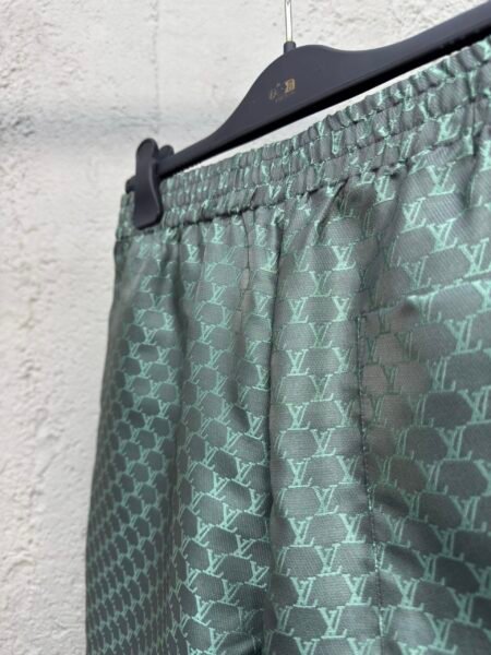 LOUIS VUITTON PANTALONCINO VERDE - Image 4