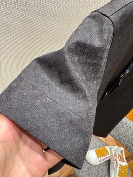 LOUIS VUITTON CAMICIA NERA - Image 4