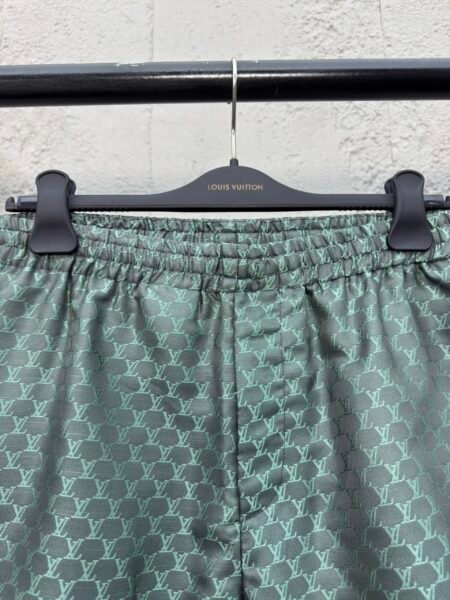LOUIS VUITTON PANTALONCINO VERDE - Image 5