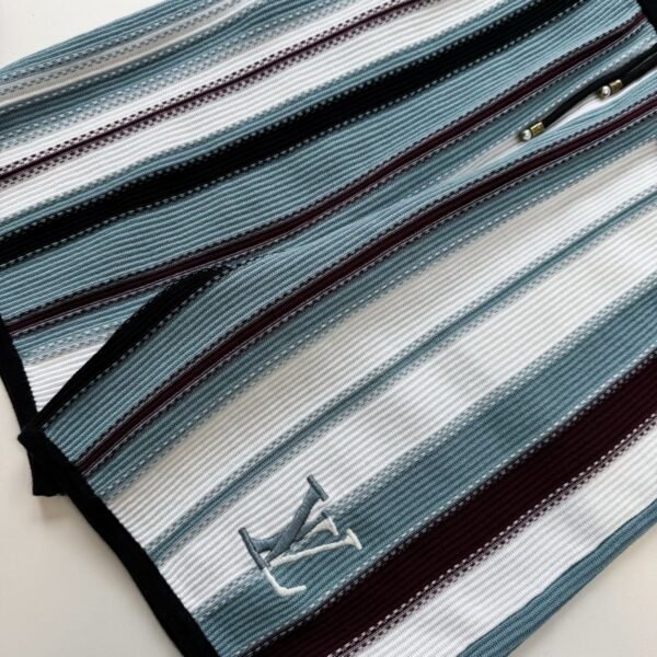 LOUIS VUITTON PANTALONCINO CELESTE E BIANCO - Image 2