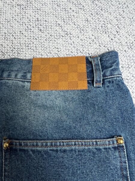 LOUIS VUITTON PANTALONCINO COLOR JEANS - Image 4