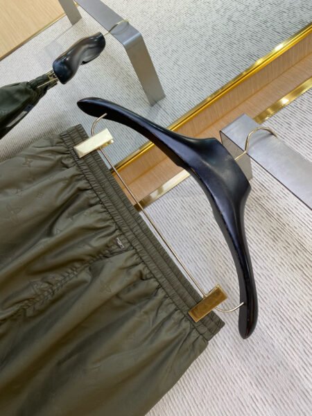 LOUIS VUITTON PANTALONCINO VERDE - Image 5