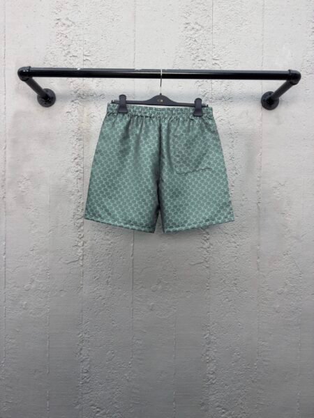 LOUIS VUITTON PANTALONCINO VERDE - Image 10