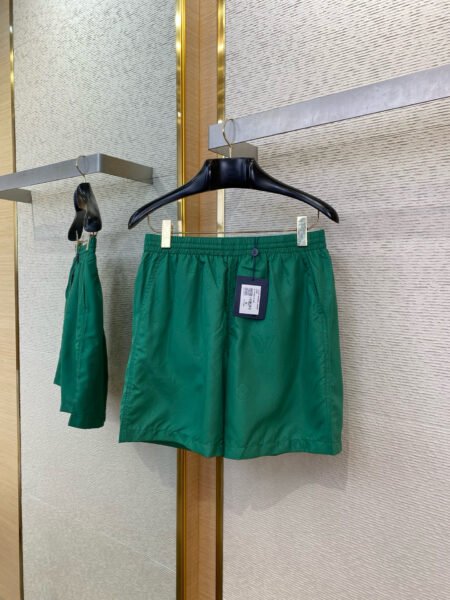 LOUIS VUITTON PANTALONCINO VERDE - Image 7