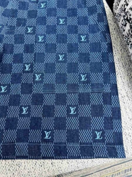 LOUIS VUITTON PANTALONCINO COLOR JEANS - Image 8