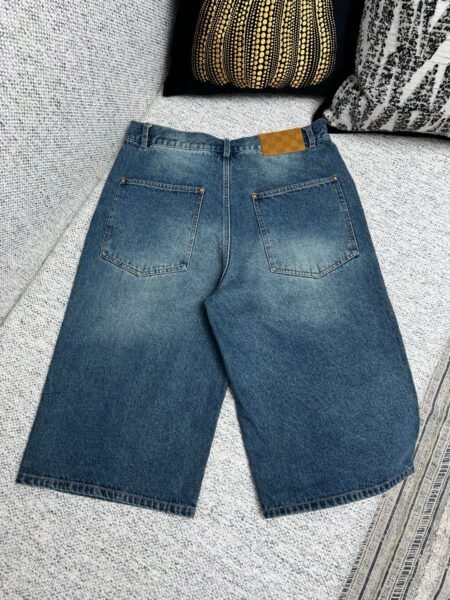 LOUIS VUITTON PANTALONCINO COLOR JEANS - Image 8