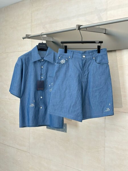 LOUIS VUITTON PANTALONCINO CELESTE - Image 8