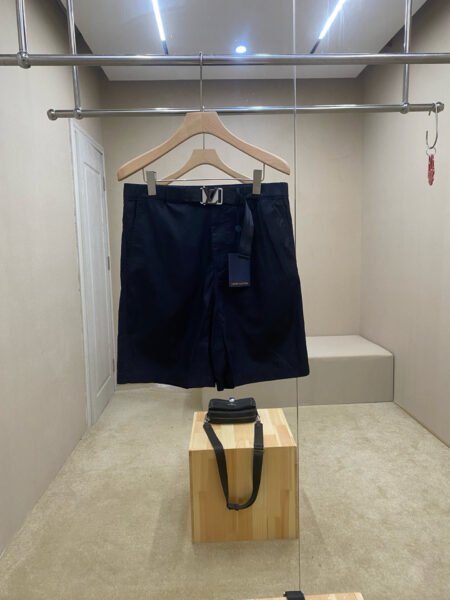LOUIS VUITTON PANTALONCINO COLOR BLU - Image 10