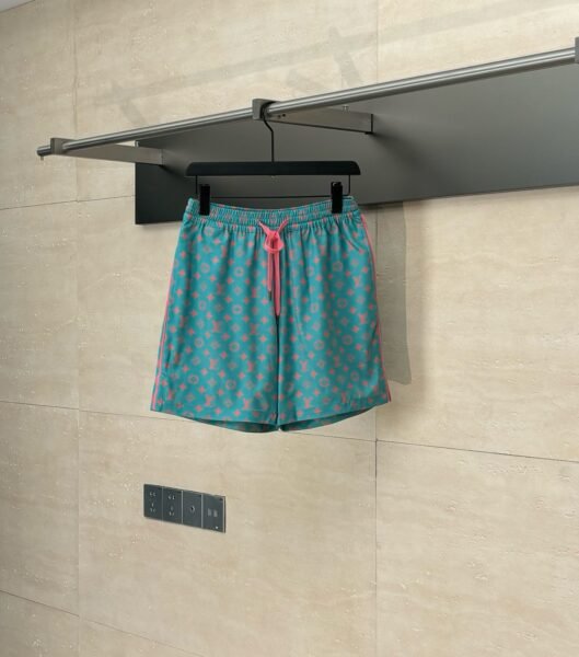 LOUIS VUITTON PANTALONCINO ACQUAMARINA - Image 8