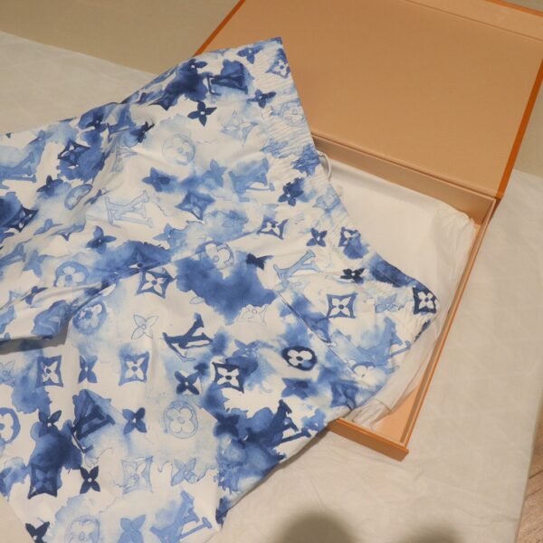 LOUIS VUITTON PANTALONCINO CELESTE - Image 9