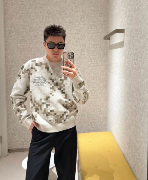 LOUIS VUITTON MAGLIONE - Image 9